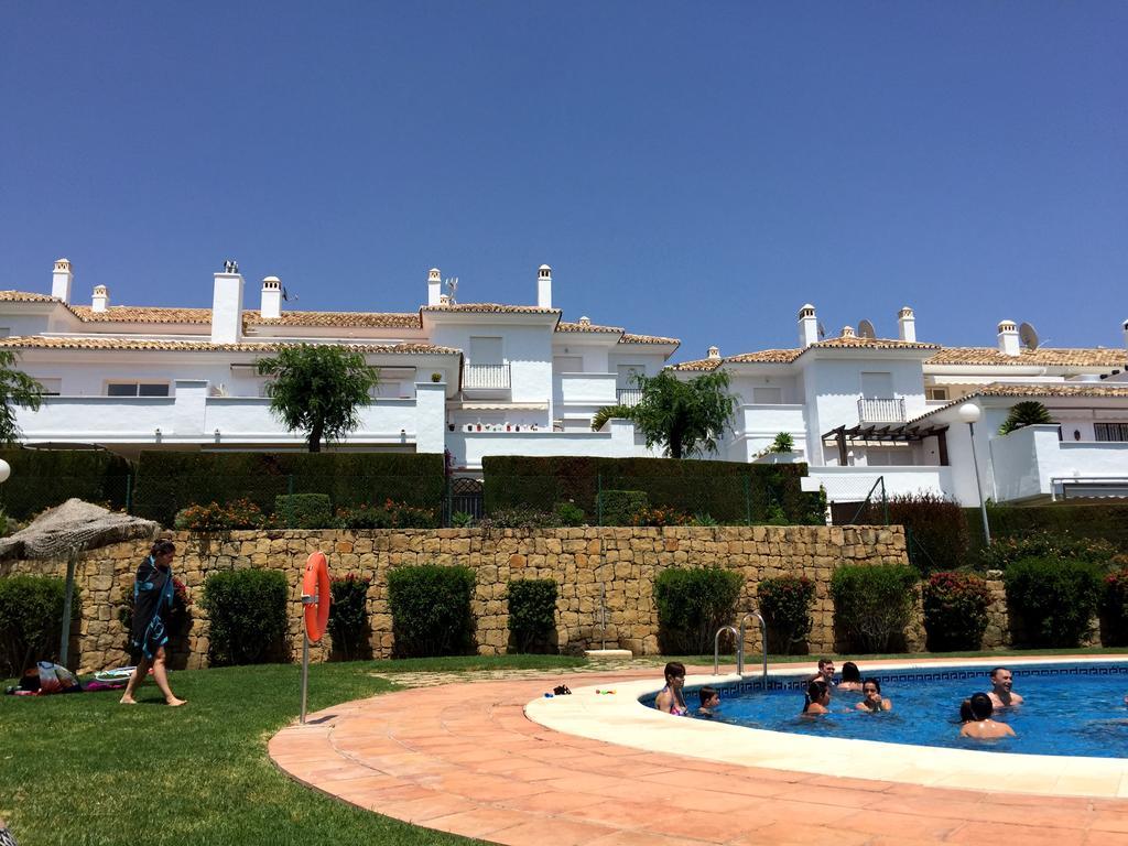Bahia De Casares Apartment Estepona Exterior foto